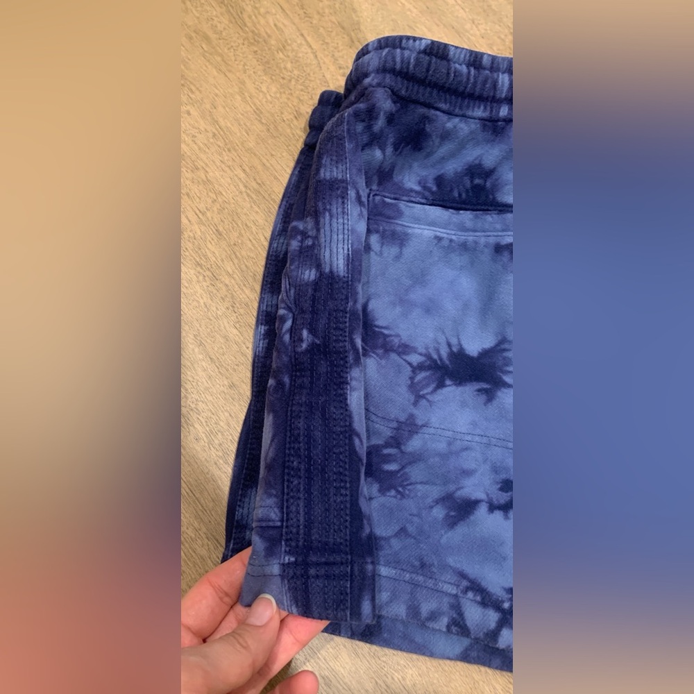 Athleta Farallon Tie-Dye Blue Shorts M - Picture 6 of 9